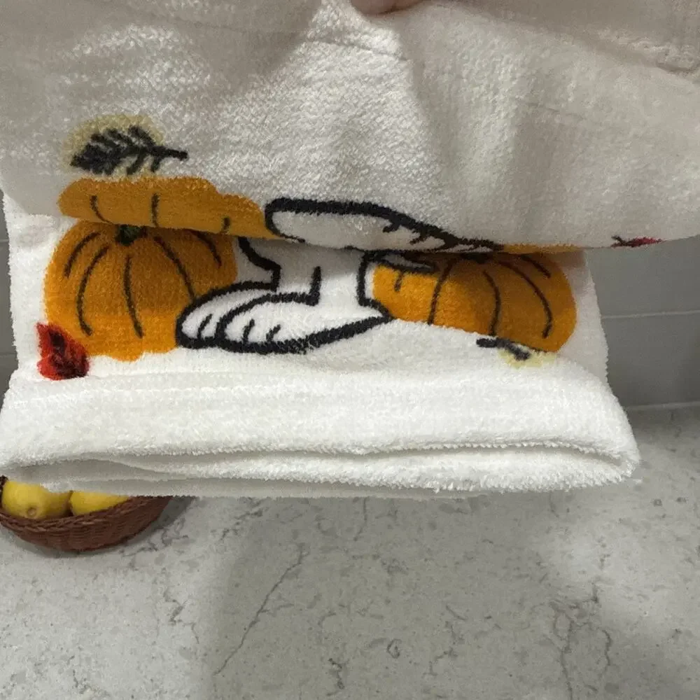 Set 2 Fall Leaves & Pumpkins Peanuts Snoopy & Woodstock Hug Kitchen Towels New